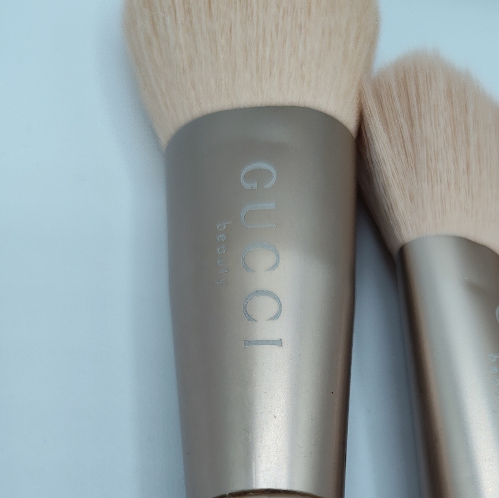 🎊BEST IN BEAUTY HOST PICK🎊GUCCI Beauty Full-Size 11pc Brush Set w/Holder NIP - Picture 5 of 7